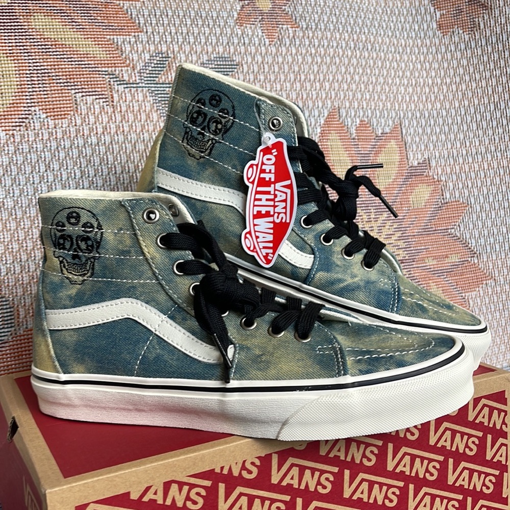 Vans Men’s Sk8-Hi Tapered
Denim Embroidery Olive/White
VN0A5KRUY33
Sneakers - Picture 7 of 16